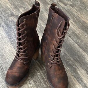 Muk Luks Women's Distressed Dark Brown Lace-Up Block Heel Boots